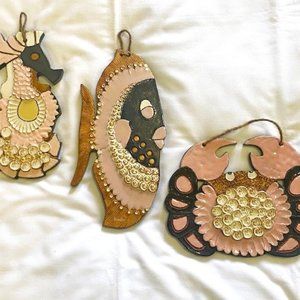 3 Glazed Terracotta Sea Creatures Wall Plaques Seahorse Fish Crab read